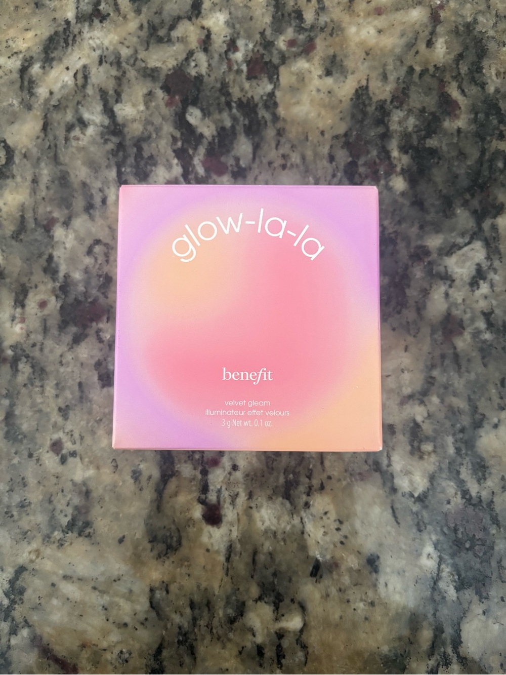 Benefit Glow-la-la Velvet Gleam Illuminator — Pink and Purple Gradient Box
